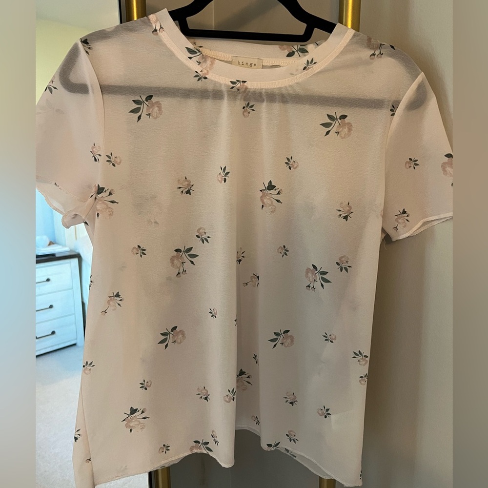 Hinge Transparent top with flower details